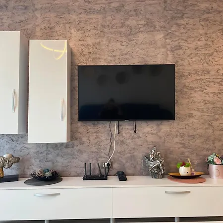 Apartament Sunshine Alessi Beach Pool & Spa-3