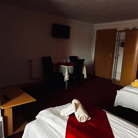 Hotel Mya-3