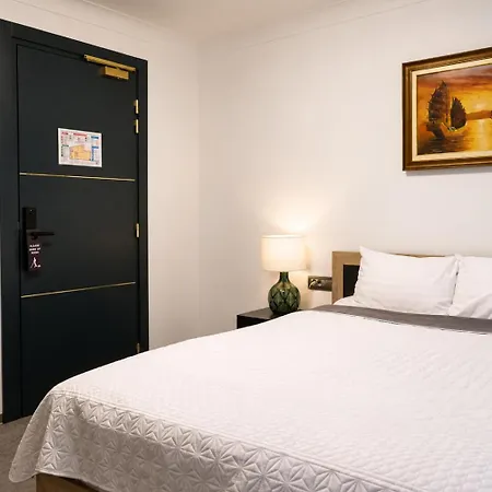 The Square Hotel-2