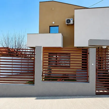 Sunny Family Vila Constanta-3