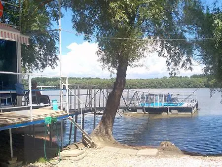 Delta Pontoon-3