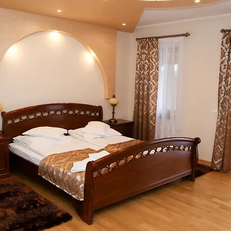 Oli House-2