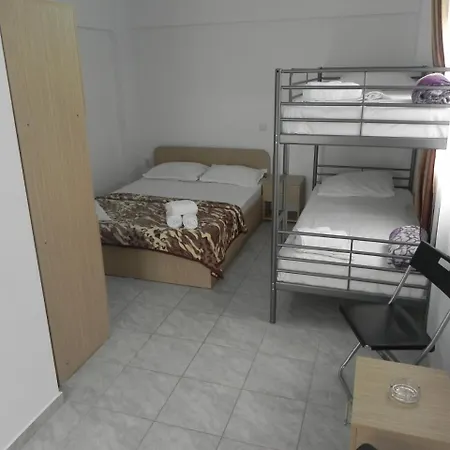 Vila Aproape de Mare - piscină încălzită, vouchere vacanță, 50 m de faleză-3