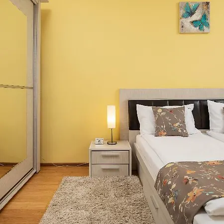 Brasov Holiday Apartments - Sah-3