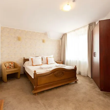 Camere de inchiriat Casa cu flori-2