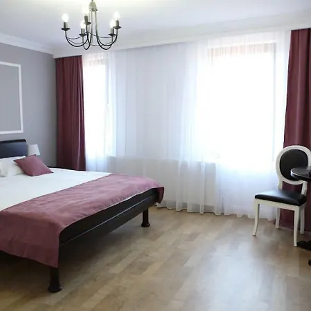 Aleea Teilor-3