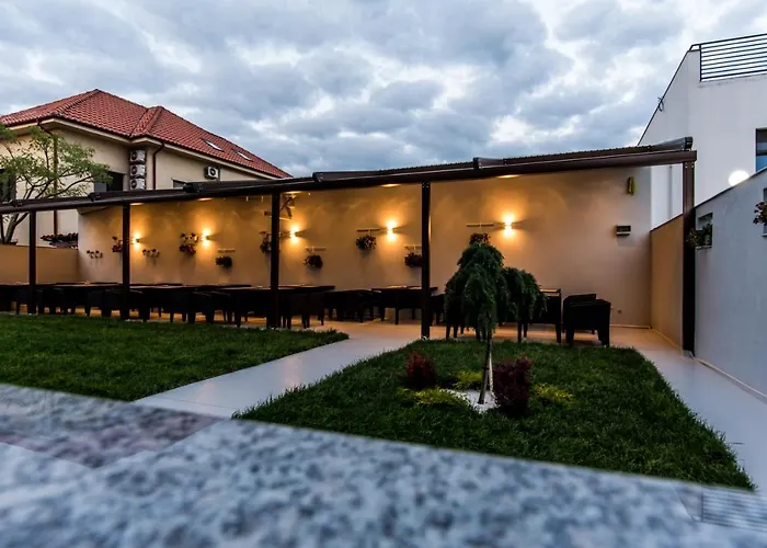 Turquoise Boutique Hotel Mamaia Nord - Cazare Aproape De Plaja Cu Gradina, Terasa Si Parcare Gratuita Năvodari