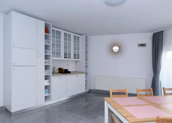 Tourist B&C Hotel Curtea de Argeş