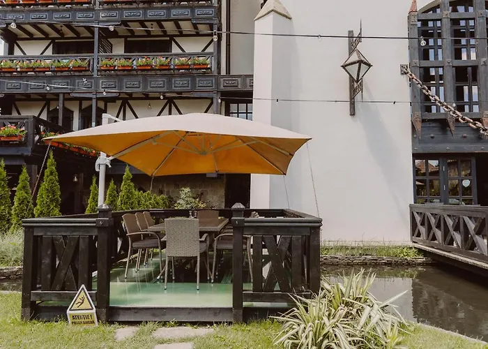 Podu' cu Lanturi Hotel Bacău
