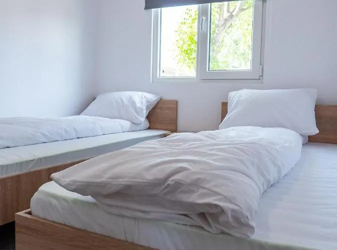 Poiana cu flori Aparthotel Satu Mare