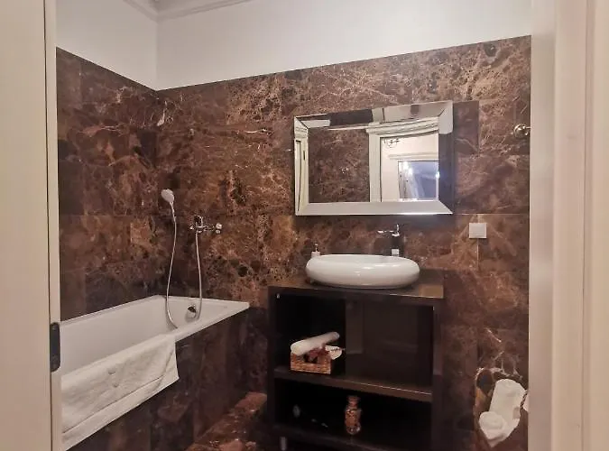 Anomis Aparthotel Mediaş