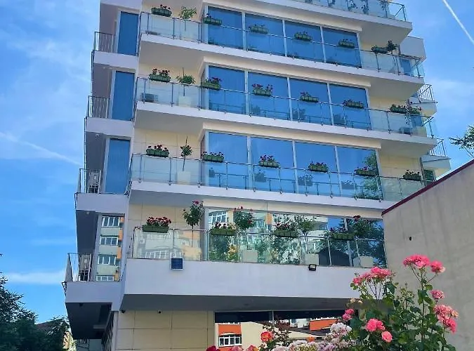 Hotels in de buurt van Templul Coral