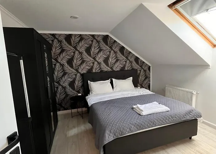 Lira Holiday Apartments Satu Mare