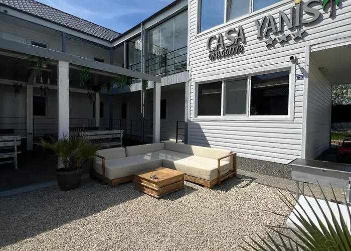 Vila Yanis Vama Veche
