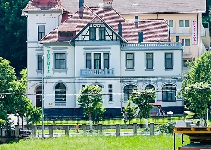 Vila Themis Călimăneşti