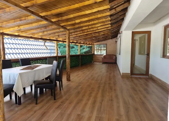 Popas Momaia Hotel Curtea de Argeş
