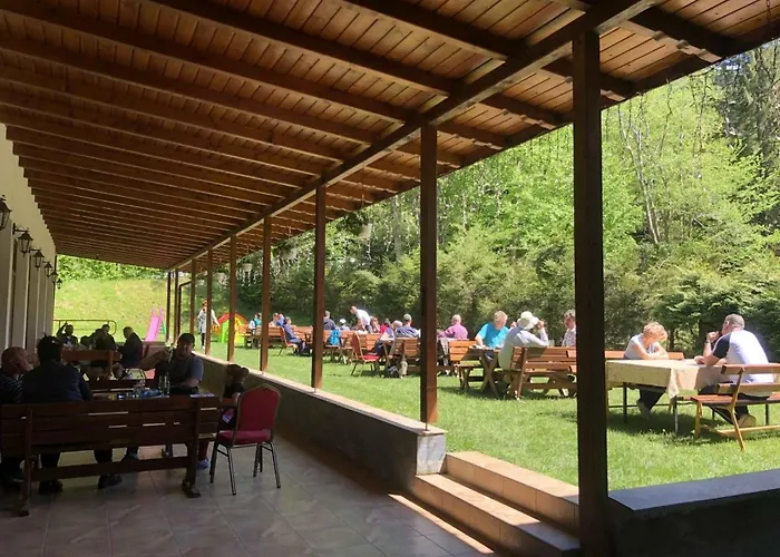 Poiana Neamtului - Ferma de Cerbi Hotel Avrig