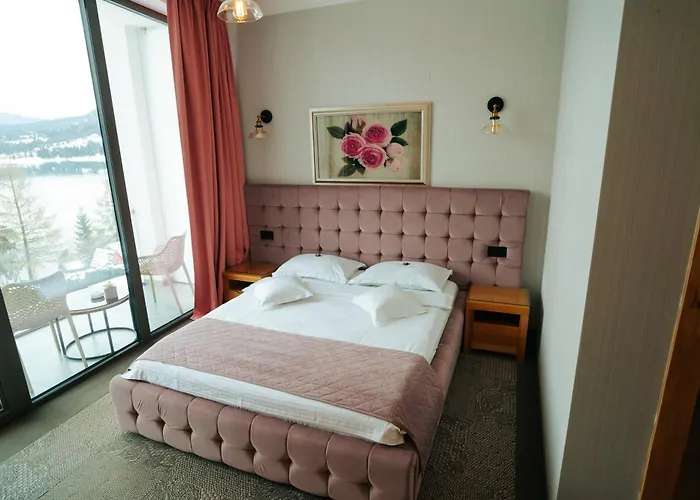 Hotel Roser House Boutique - pe malul lacului Colibiţa
