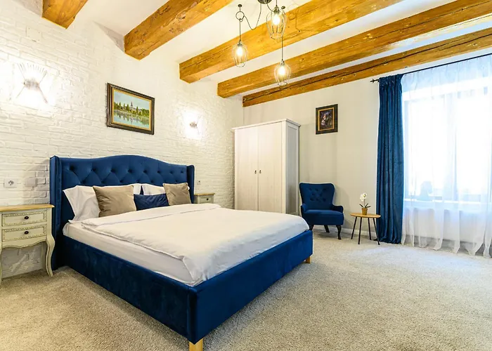 Dallure House Boutique - Entire House & Rooms - Old Town Brasov - Self Check-In Braşov