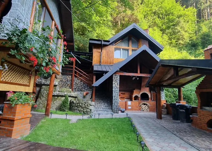 Căbănuța Cocoțată Hotel Rucăr