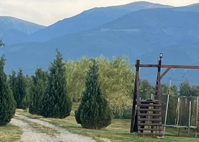 La Izvoare Pensiune-Păstrăvărie Sîmbăta de Sus