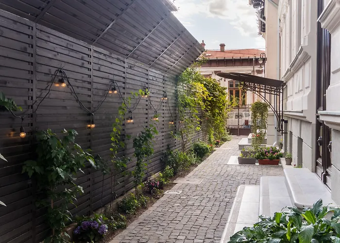 Little Bucharest Mansion Next To Parliament Palace