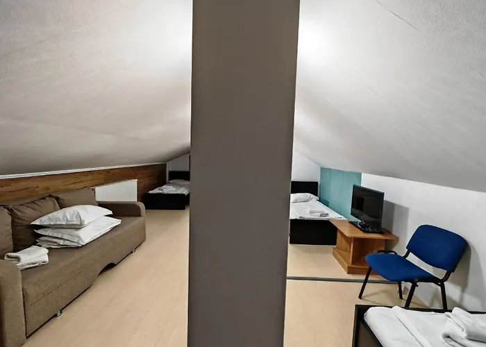 Pensiunea Luminita La 50M De Partia Kalinderu Buşteni