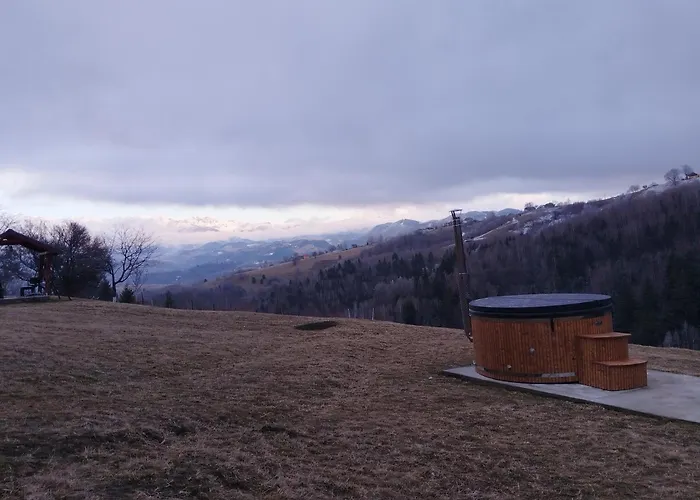 Garofita Pietrei Craiului Hotel Peştera