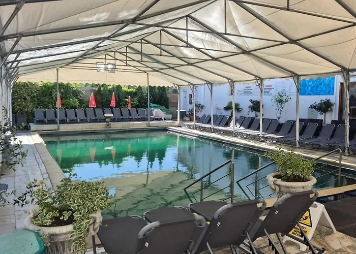 Hotel Ostrov Călimăneşti