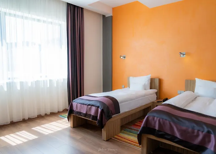 West City Hotel Floreşti