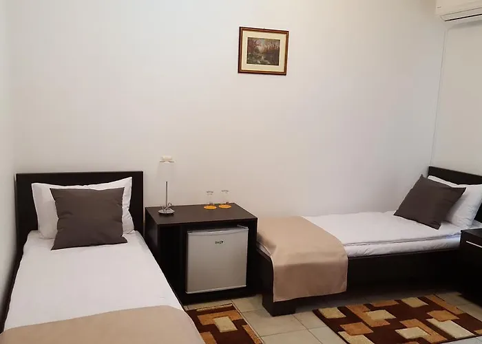 Vis A Vis Studio Bucureşti