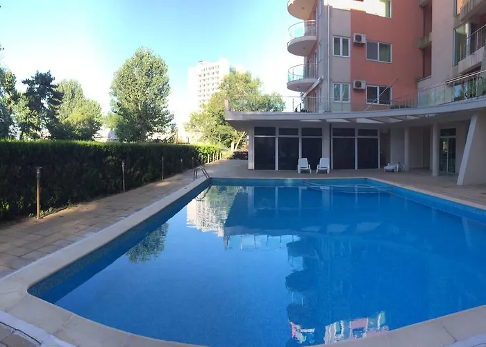Piano Bar Holidays Apartments Mamaia