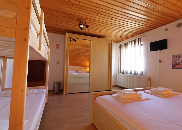 Casa 193 Motorcycle Friends Bed & Breakfast Sibiu