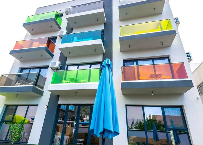 Friday Hotel Mamaia