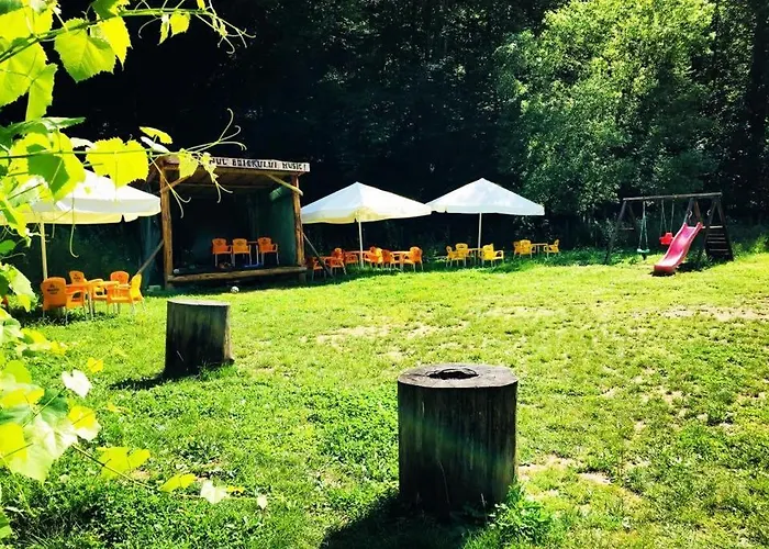 House In The Woods Bed & Breakfast Resita